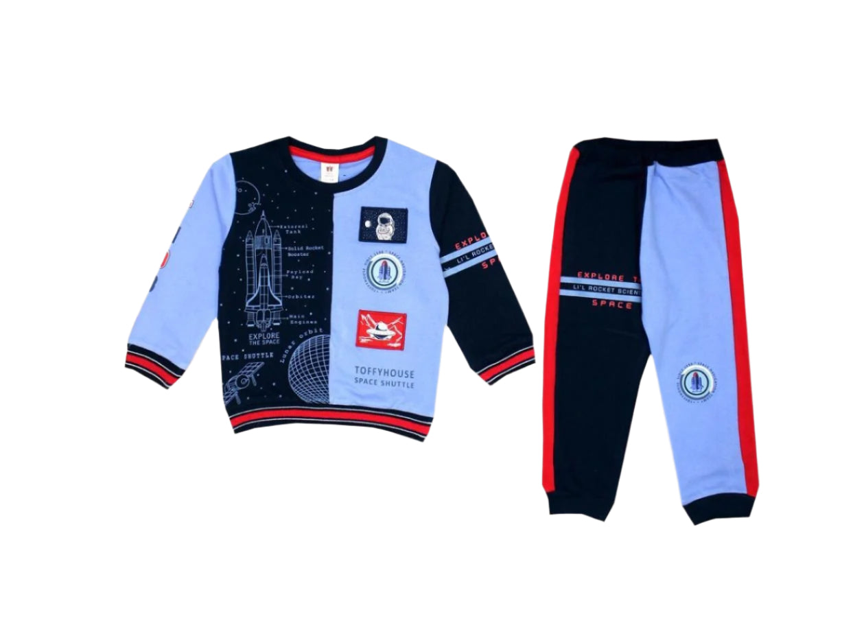 قميص جرافيكي مع أسفل