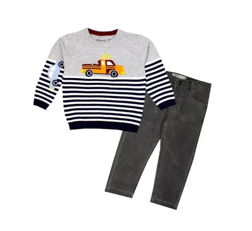 قميص رياضي مع جينز