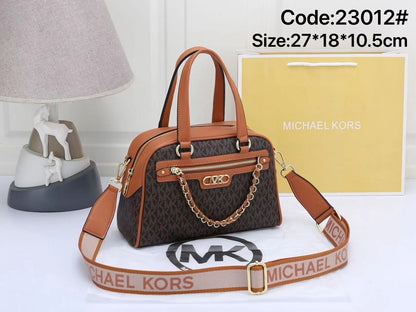 حقيبة كتف جلدية صغيرة