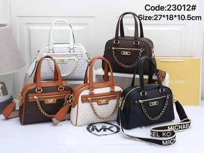 حقيبة كتف جلدية صغيرة